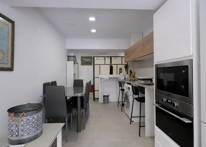 El Cabanyal Modern 2-bedroom By The Sea