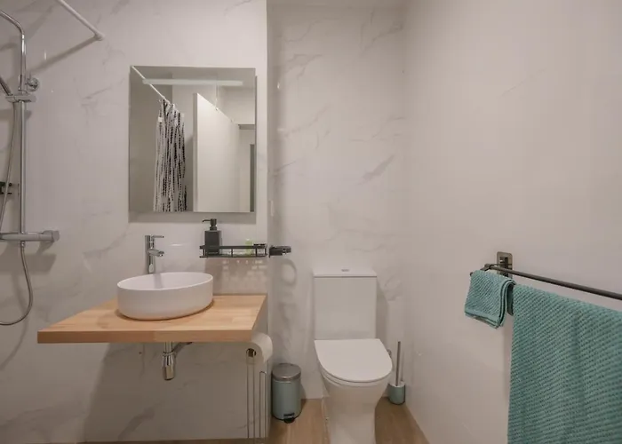 Comfortabel Next To La Marina Apartment