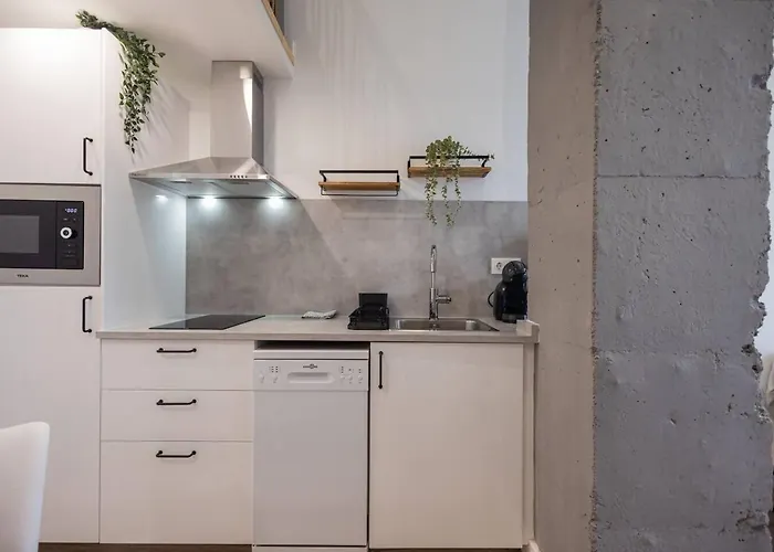 Estudio Con Altillo En Malilla Cerca De La Fe Apartamento