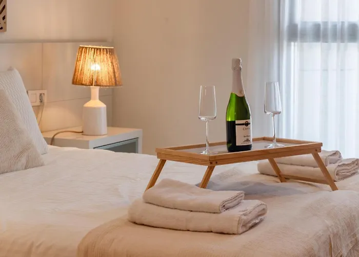 Vibe - Oceanfront Escape شقة *