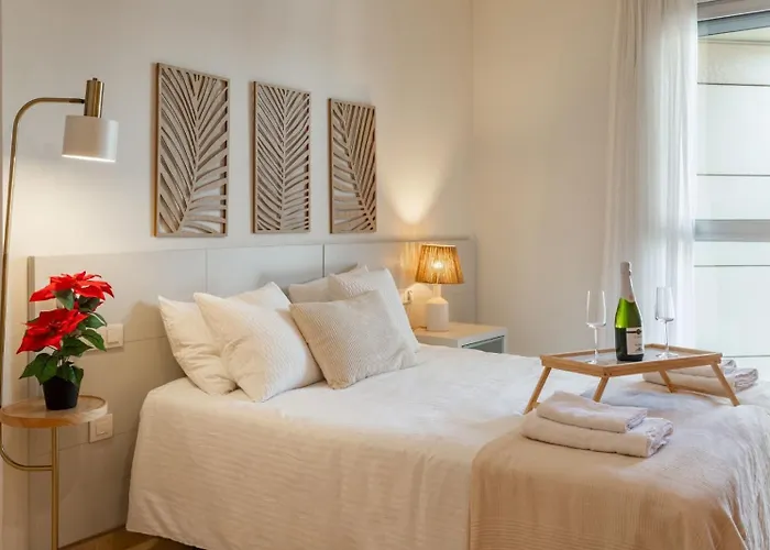 Vibe - Oceanfront Escape