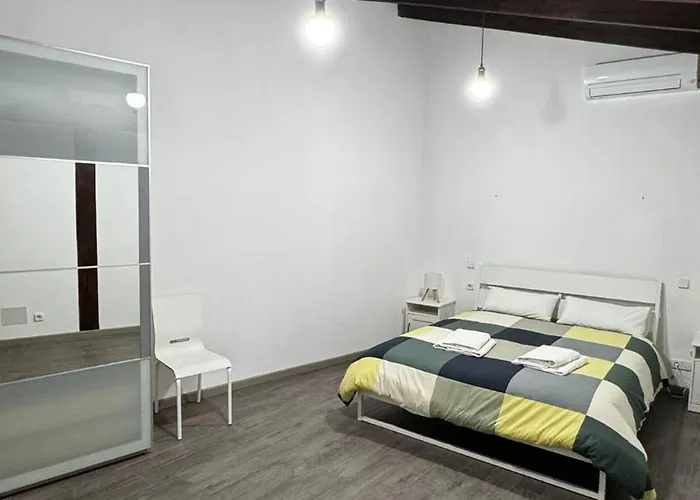 Plaza La Reina 3Th Floor & No Elevator * 발렌시아