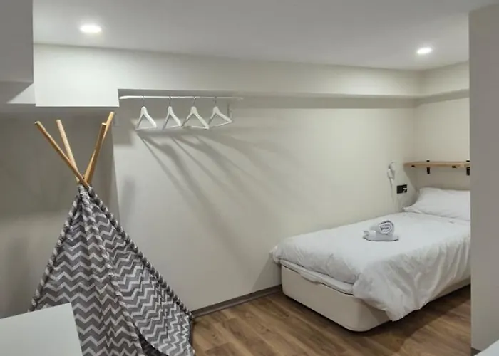 Excepcional Amplio Apartamento Industrial Fallas Hasta 6, Wifi Gratis Cuna Apartment