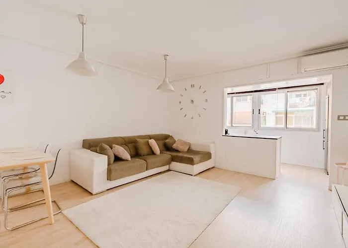 Apartment The Cabanal House - 10 Min To Ocean, Fastwifi, Ac, Coffee Valencia