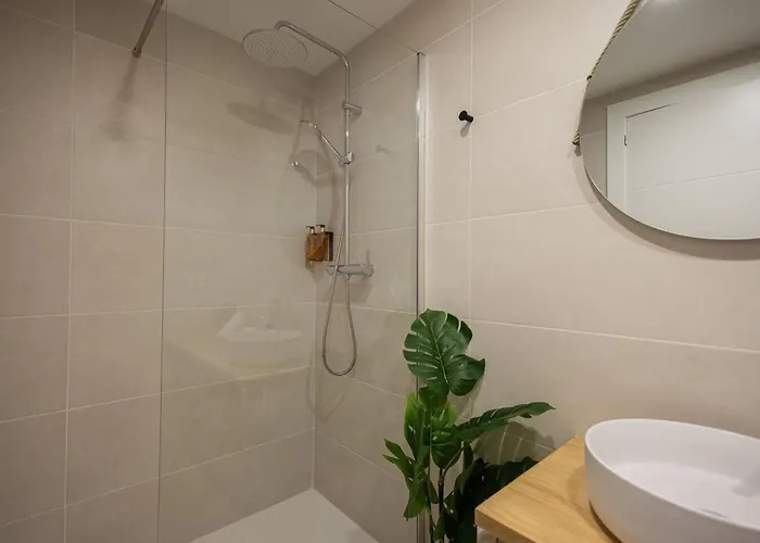 Estudio Con Altillo En Malilla Cerca De La Fe Apartman *