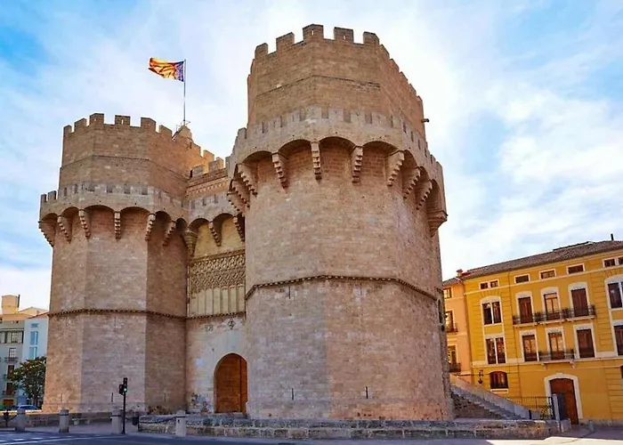 Atico Exclusivo Del Siglo Xvi Con Terraza Privada En El Corazon De Ciutat Vella