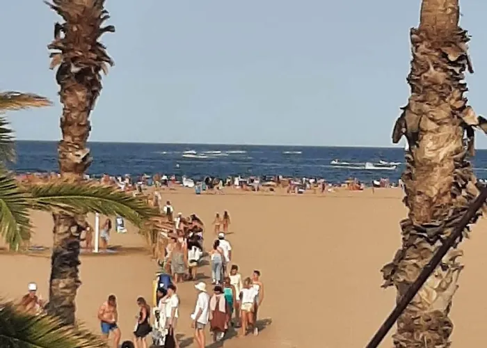 Con Gran Terraza Frente Al Mar Playa Valencia