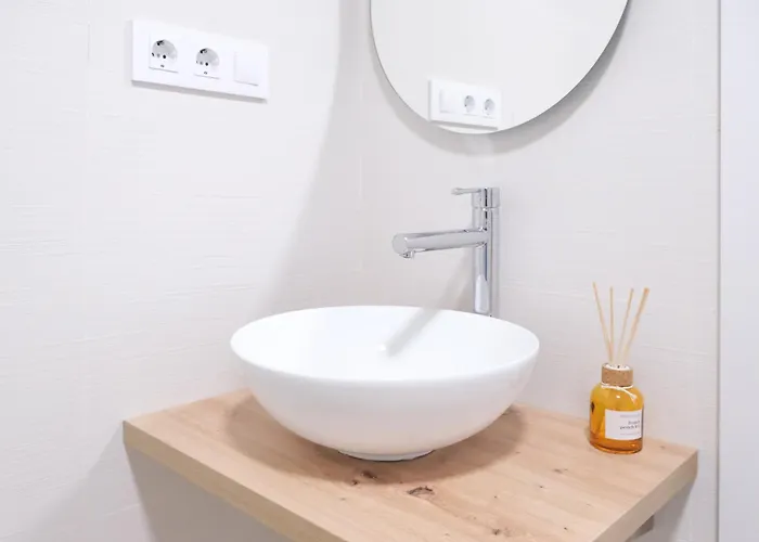 Near To Marathon - Of Arts & Sciences Walencja