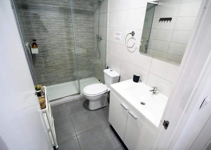 Ross - Flat With The Amenities *