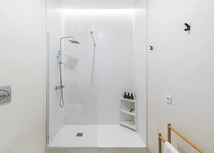 Modern & Stylish Close To The Appartamento