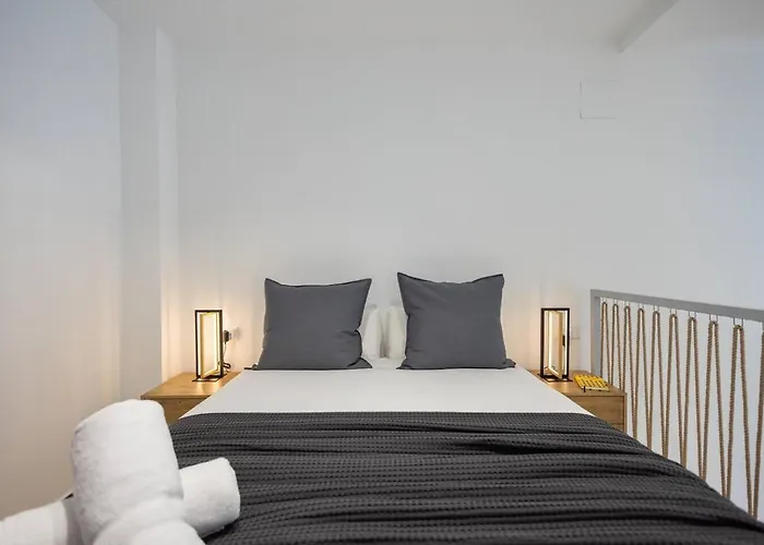 Estudio Con Altillo En Malilla Cerca De La Fe