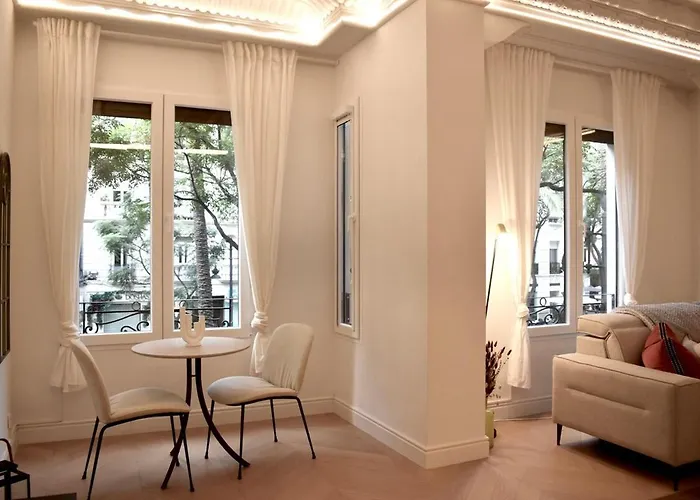 Stylish & Cozy Flat In Heart Of Eixample, Apartamento *