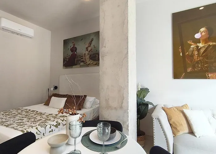 Loft - B 1-6 Smart Access & Urban Calm *