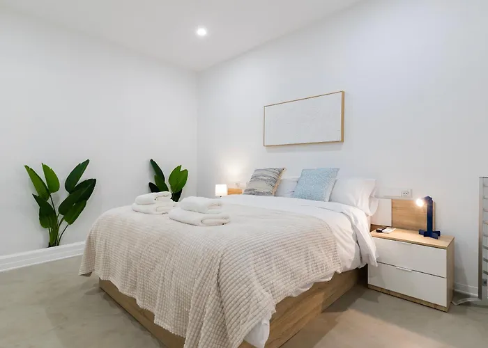 Apartment Modern & Stylish Close To The *