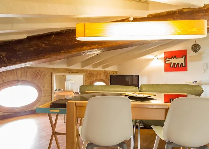 Atico Exclusivo Del Siglo Xvi Con Terraza Privada En El Corazon De Ciutat Vella