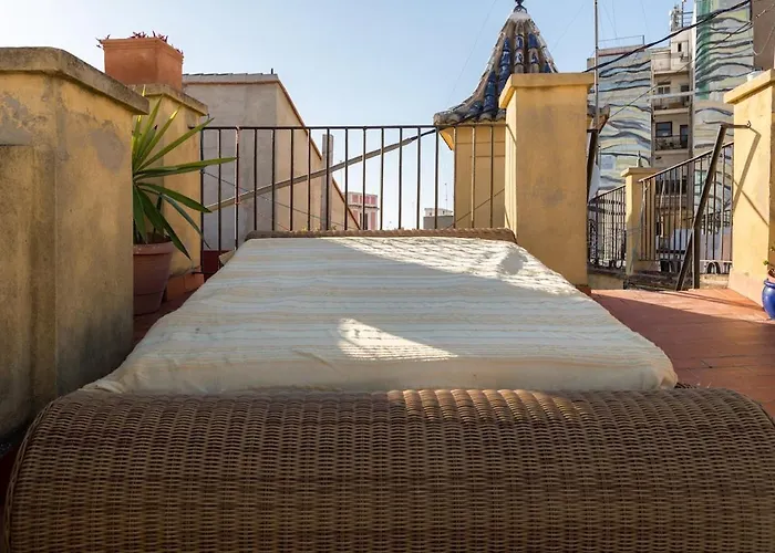 Atico Exclusivo Del Siglo Xvi Con Dos Terrazas En El Corazon De Ciutat Vella