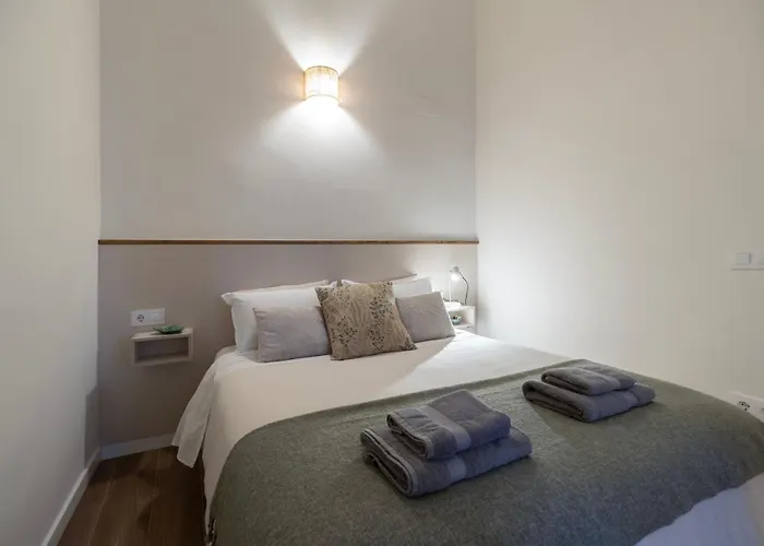 Apartment Prime Location, Bright & Cozy