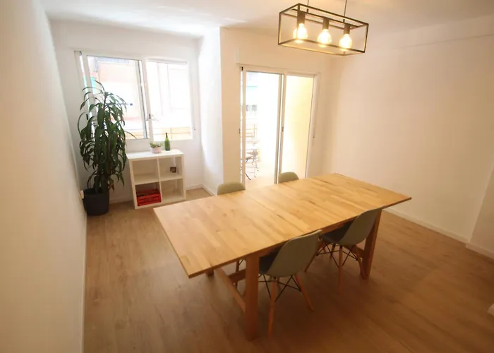 Ross - Flat With The Amenities