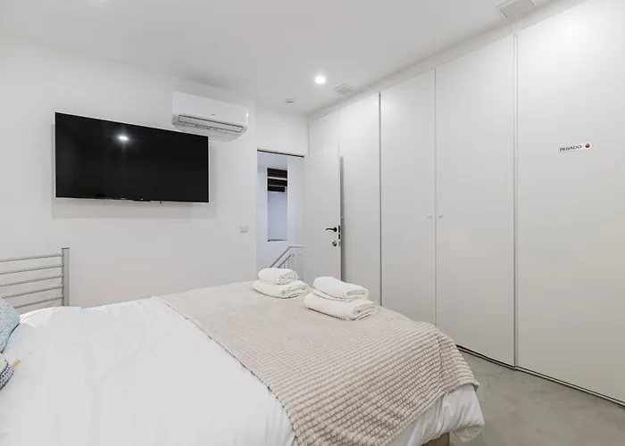 Modern & Stylish Close To The