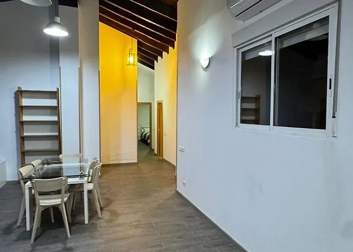 Plaza La Reina 3Th Floor & No Elevator 아파트 발렌시아