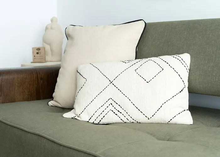 Loft M11 - Ground & Arena Connected * Valence