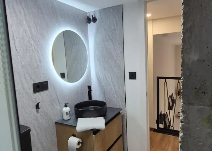 Excepcional Amplio Apartamento Industrial Fallas Hasta 6, Wifi Gratis Cuna