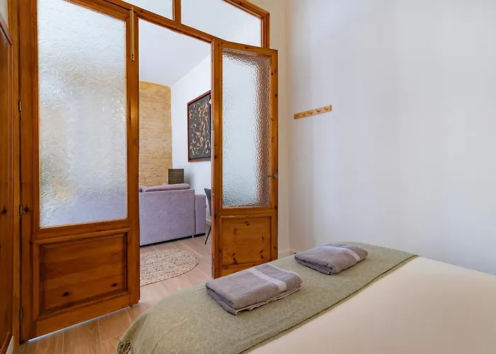 Prime Location, Bright & Cozy Valencia