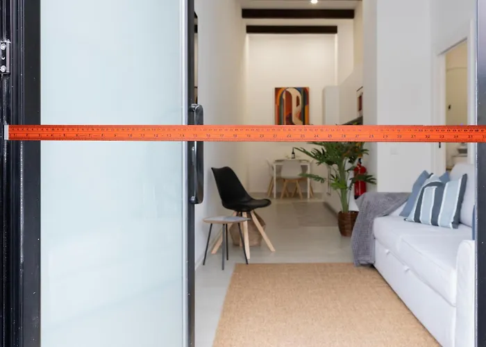 Modern & Stylish Close To The Apartment Valencia