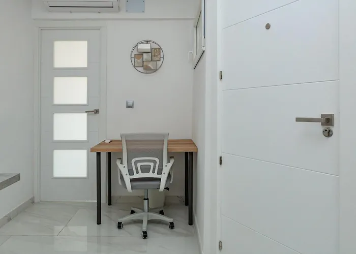 Apartment Floor 2 Bedroom With Terrace *