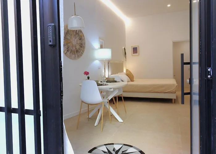 Pn8- Loft N8 Urban Ayora Apartman *