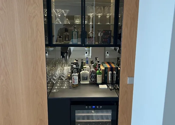 Bright Spacious Luxury *