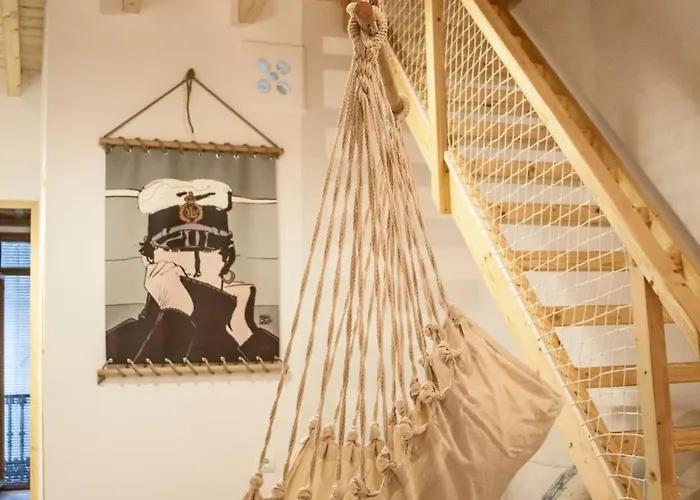 Next To The 公寓 *