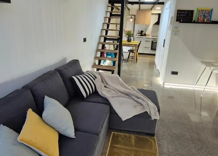 Excepcional Amplio Apartamento Industrial Fallas Hasta 6, Wifi Gratis Cuna *