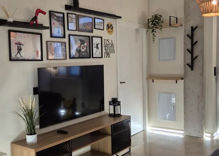 Excepcional Amplio Apartamento Industrial Fallas Hasta 6, Wifi Gratis Cuna Apartment Valencia