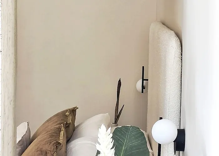 Loft - B4 Smart Access & Urban Calm Apartment *