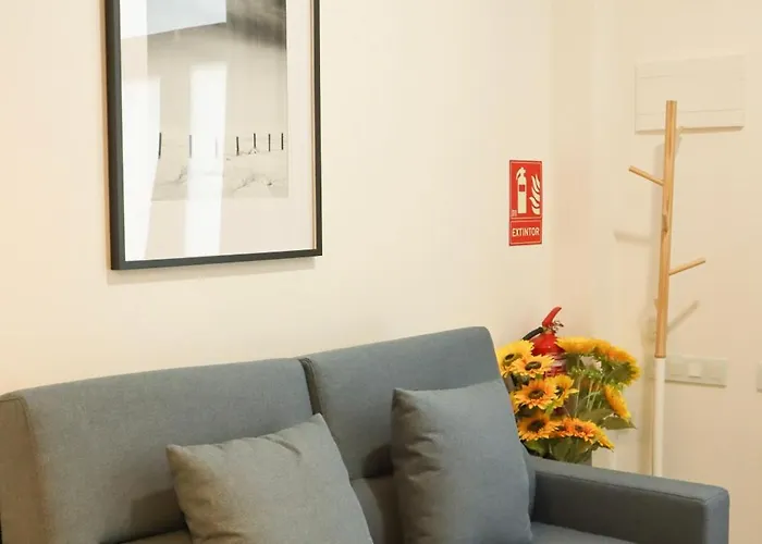 Valentia Modern And Comfortable Beachside Style Apartment *