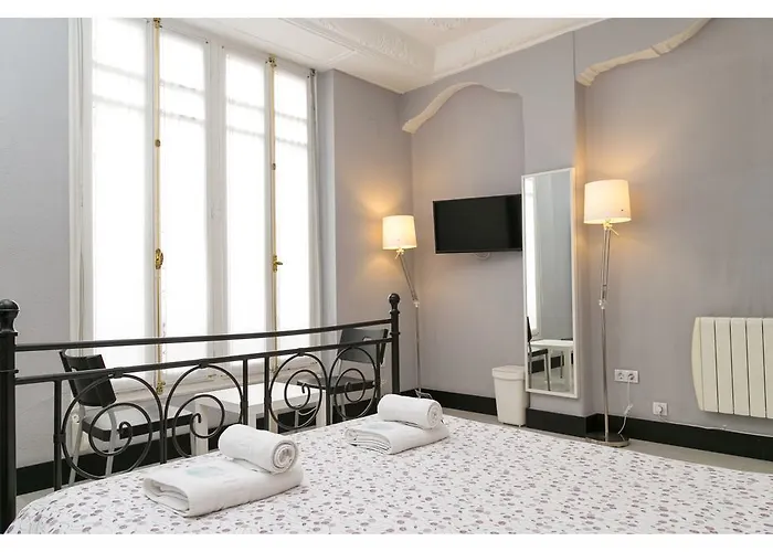 Szálloda Hi Canovas