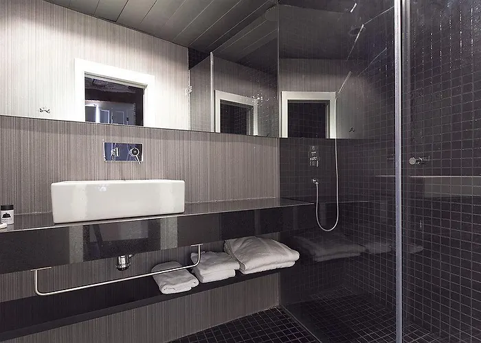 Gasthof Cosy Embajador 2*