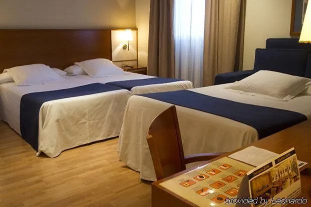 Rh Sorolla Centro فندق