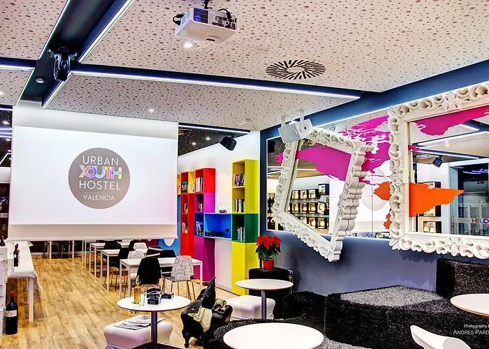 Urban Youth Hostel *