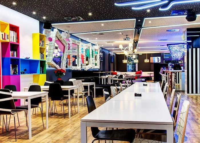 Urban Youth Hostel *