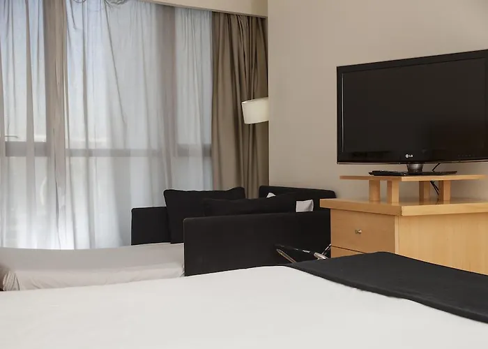 Ξενοδοχείο Alameda Plaza 4*