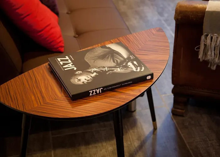 Bubuflats / Mercat Walencja