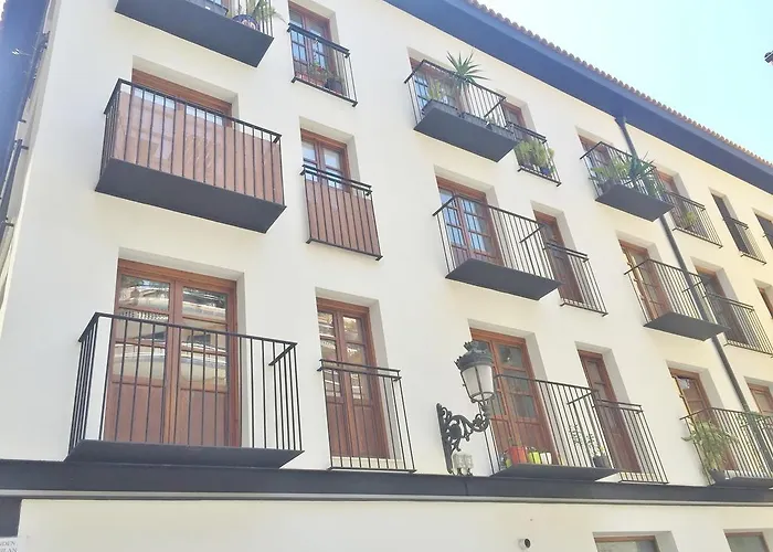 Superb Market فالنسيا