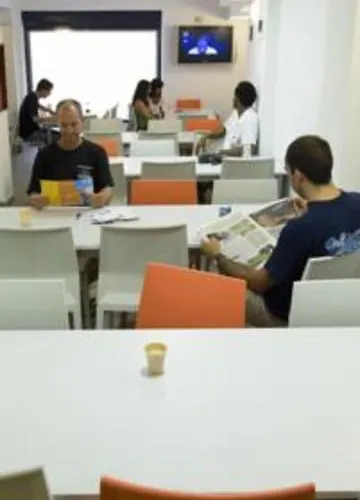 Room00 بيت شباب فالنسيا