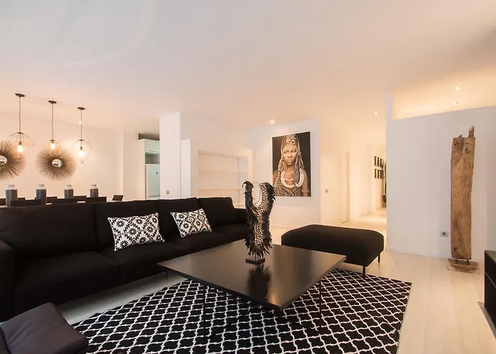 Luxury - Boutique Center *