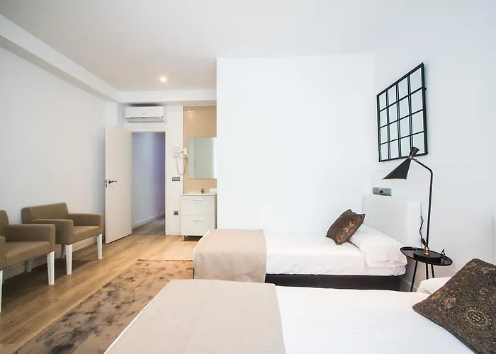 Luxury - Boutique Center