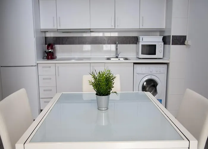 Flats Friends Tetuan شقة *