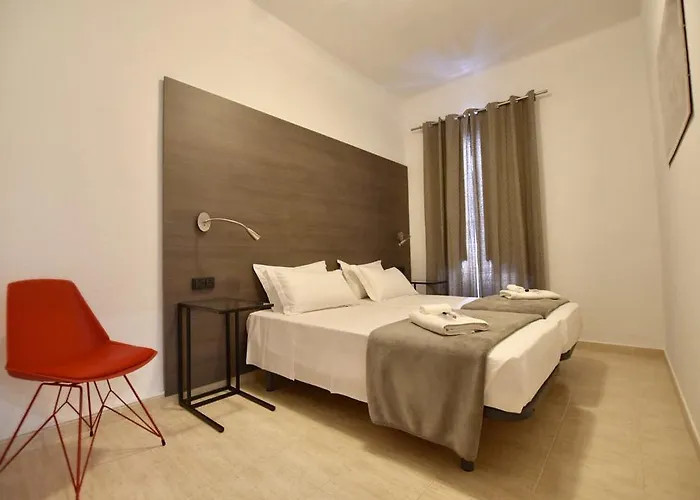 Hostal Quart Youth & *