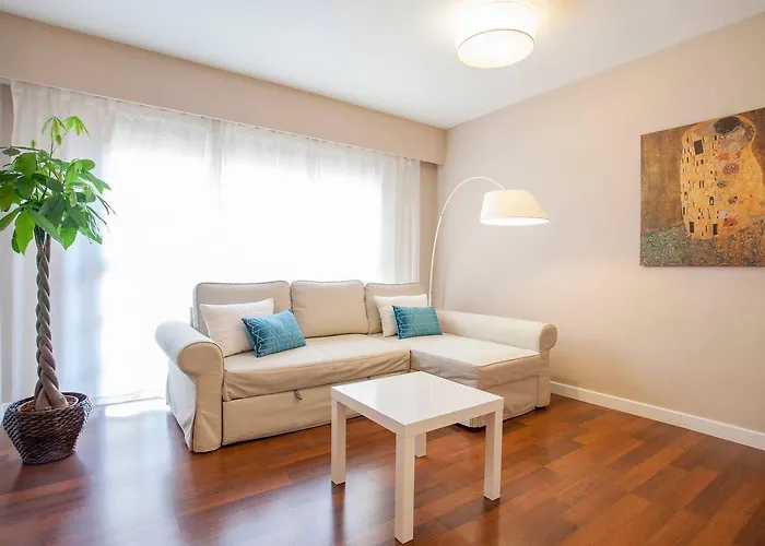 Hi - Jorge Juan Valence